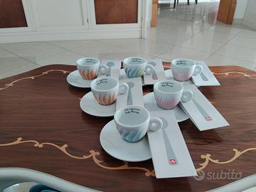 Judy Chicago 6 tazzine 6 piattini e 6 cucchiaini 