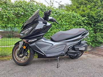 MALAGUTI MADISON 125cc MOT.A LIQUIDO