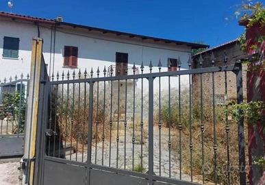 Immobile in asta di 68 m² con più di 5 locali a Al