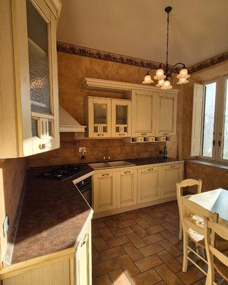 Cucina vero legno completa di elettrodomestici