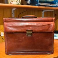 Borsa di pelle vera, Orna