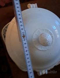 zuppiera antica in porcellana 