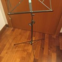 Leggio e Guitar tuner Seiko 