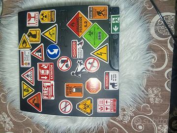 PS3 Slim+GTA 5 IN OMAGGIO+2 CONTROLLER 