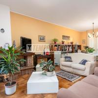 RIF. Vn024s - VILLA A SCHIERA ZONA PARCO DUCALE