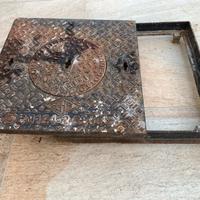 Chiusino in ghisa carrabile