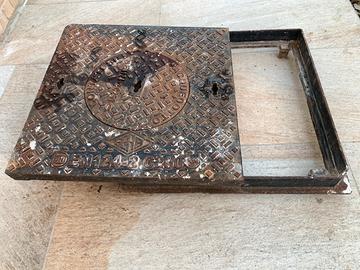 Chiusino in ghisa carrabile