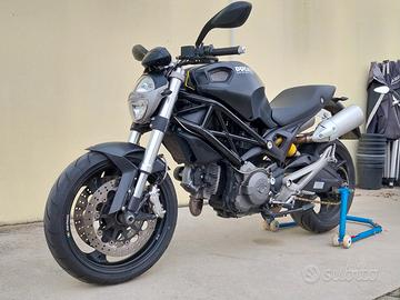 Ducati Monster 696 - 2009
