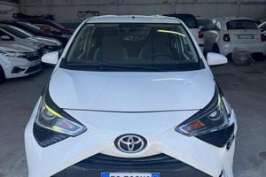 Toyota Aygo 1.0 VVT-i 69 CV 5 porte x-business MMT
