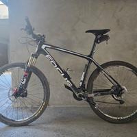 Mountain bike Focus Raven 10 full carbon