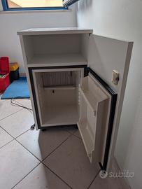 minibar con mobiletto