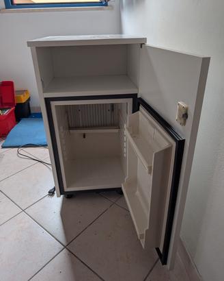 minibar con mobiletto