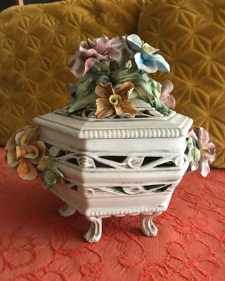 Vaso soprammobile in ceramica Bassanese