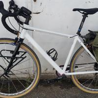 Bici da corsa/gravel (tg da 165 a 175 cm)