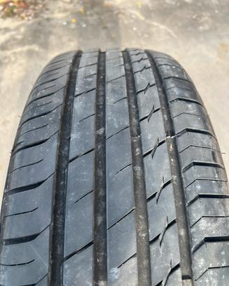 Gomme estive 225/60 R18