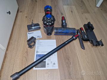 Dyson V8 Total Clean + Accessori