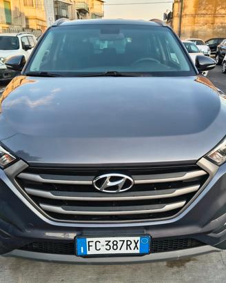 HYUNDAI TUCSON 1.6 BENZINA UNICOPROPRIETARIO 2016