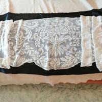 Bordura per tenda realizzata all'uncinetto