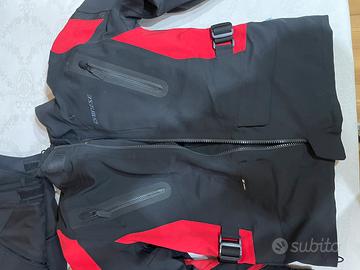 Giacca e pantaloni moto Dainese