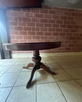 Tavolo rotondo in legno