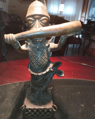 Statua in bronzo del Benin a cera persa