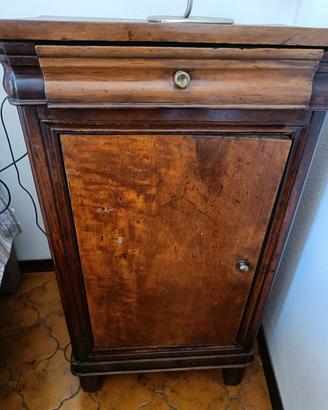 coppia di comodini fine 800
