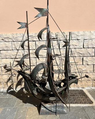 Nave in ferro battuto