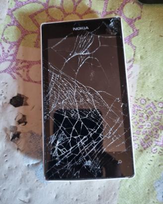 0223-Smartphone Nokia Lumia 520