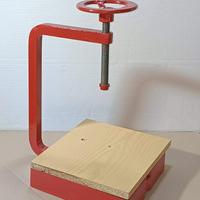 Torchio Pressa in robusto acciaio.