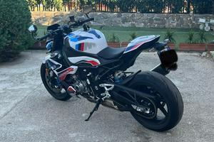 Bmw m1000r 2023