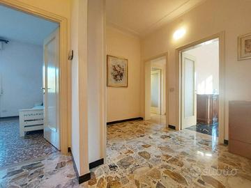 Appartamento di 130 m² con 4 locali e box auto a P