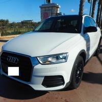 Audi Q3 2.0 TDI 120 CV BLACK & WHITE