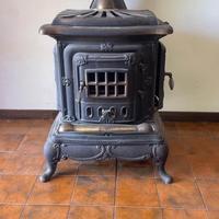 Stufa in ghisa con doppia piastra per cottura