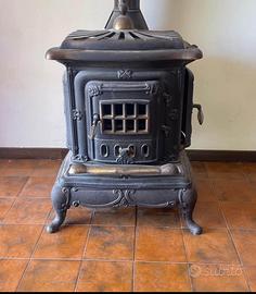 Stufa in ghisa con doppia piastra per cottura