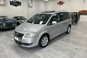 Volkswagen Touran 2.0 tdi 7 POSTI