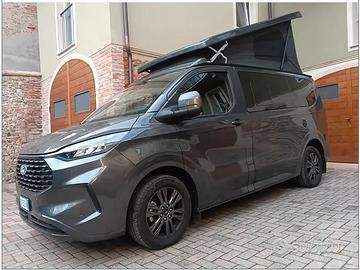 Ford Nugget Westfalia con tetto a soffietto