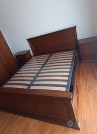 Letto matrimoniale in noce massiccio 