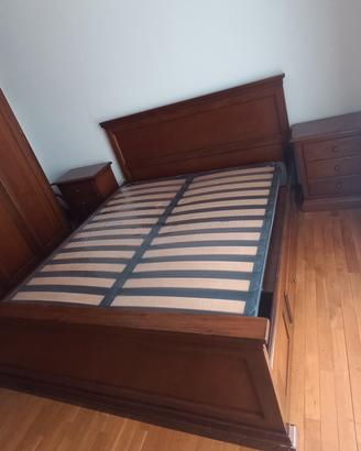 Letto matrimoniale in noce massiccio 