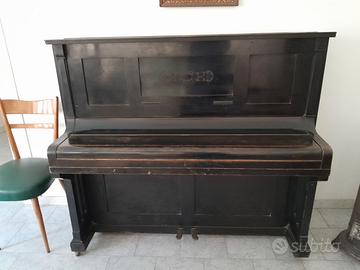 Pianoforte verticale antico