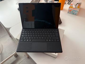Microsoft Surface Pro 7 / 8GB RAM / 128GB