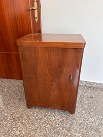 Macchina da cucire Singer con mobile