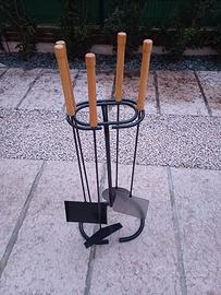 ATTREZZI CAMINETTO E FORNO A LEGNA