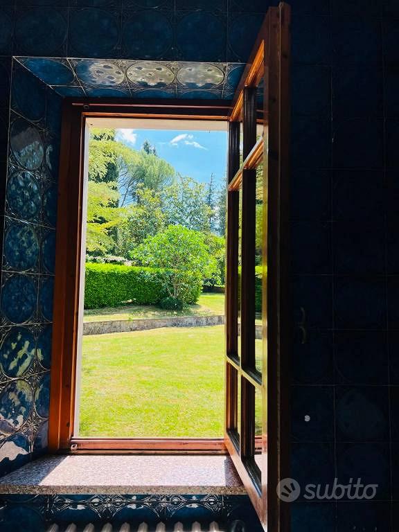Villa di 420 m² con più di 5 locali e box auto a C - Vista 3