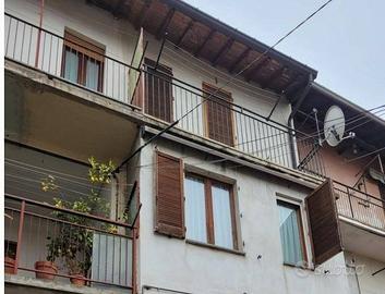 Immobile in asta di 120 m² con 3 locali a Guanzate