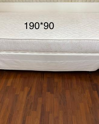Letto singolo con rete e materasso