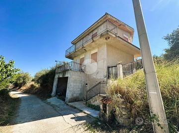 VILLA SINGOLA A CASTELDACCIA