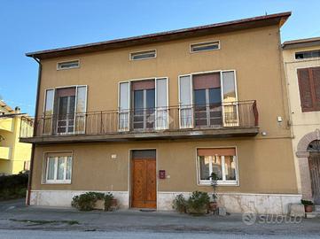 CASA SEMINDIPENDENTE A BASTIA UMBRA