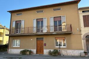 CASA SEMINDIPENDENTE A BASTIA UMBRA