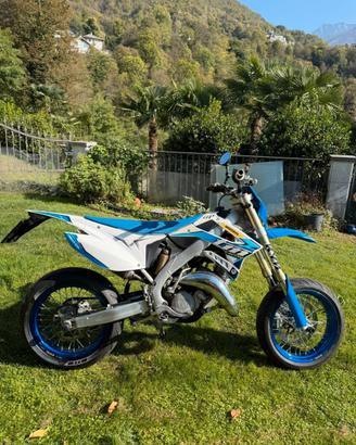 TM 125 SUPERMOTARD