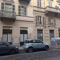 NEGOZIO A TORINO
